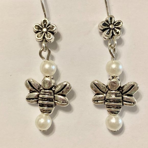White Pearl Bumble Bee Earrings Silver Plated Dangle Insect Queen Bea Glass Bead - Picture 6 of 11